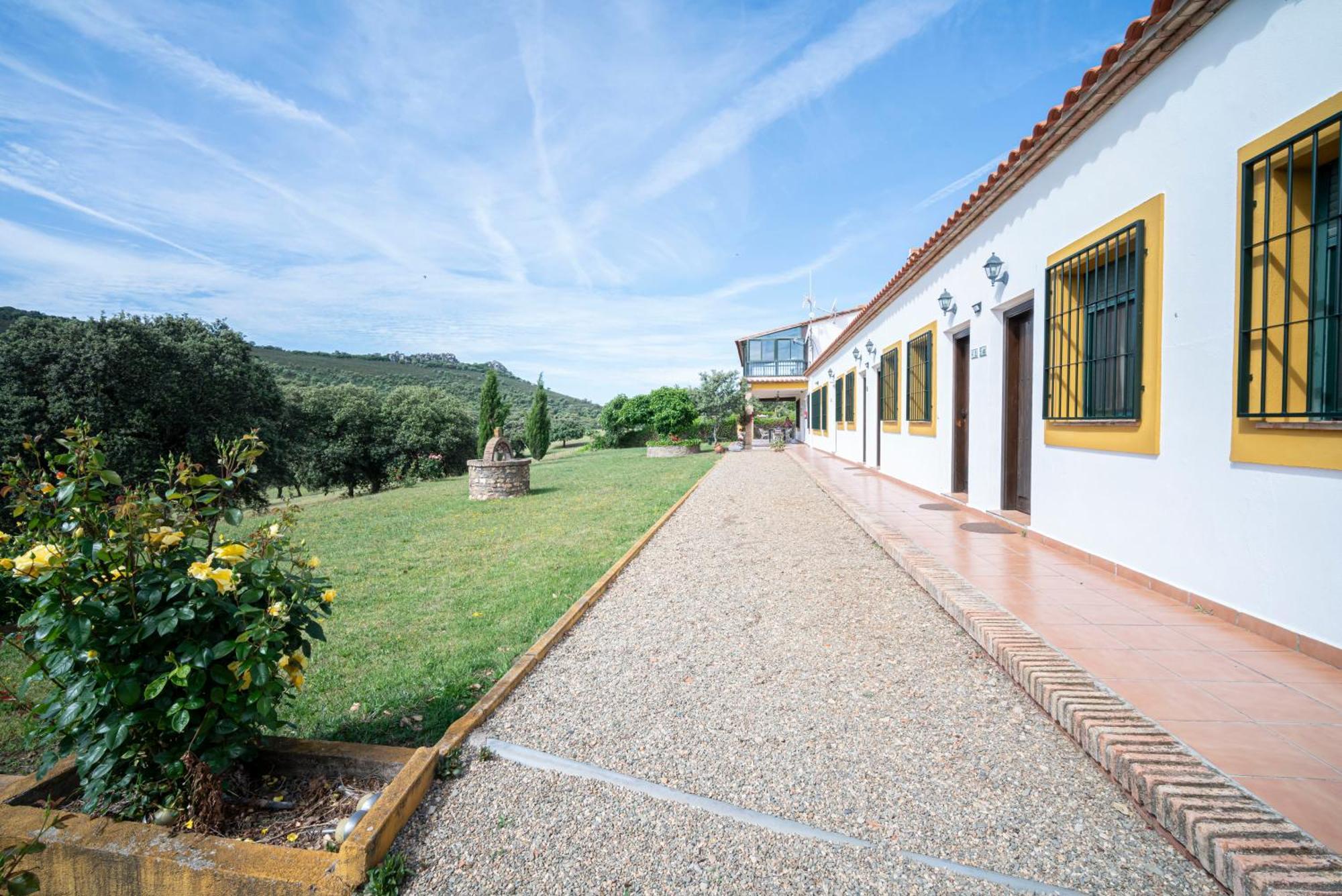 Casa Rural La Sierra De Monfraguee 말파르티다데플라센시아 외부 사진