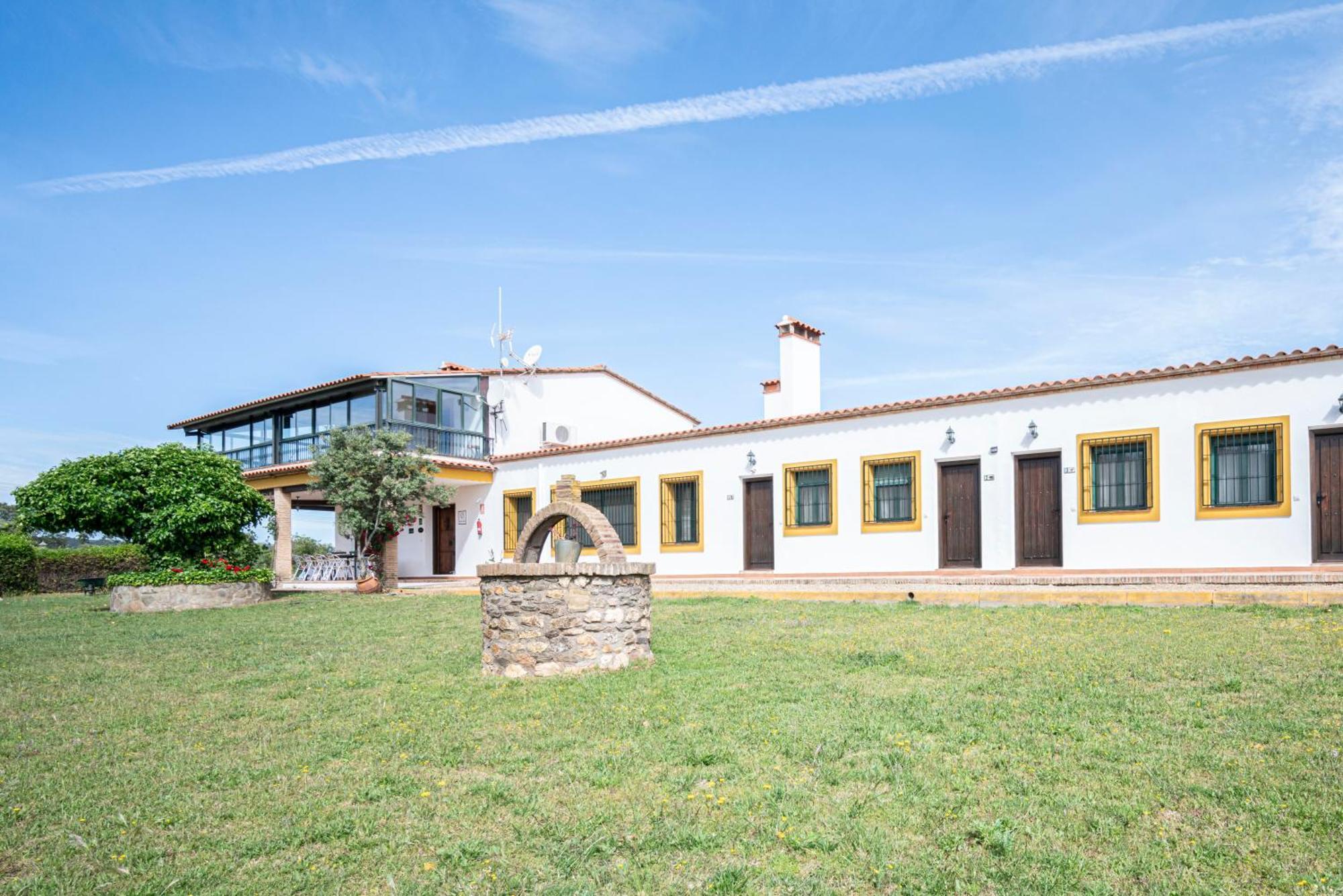 Casa Rural La Sierra De Monfraguee 말파르티다데플라센시아 외부 사진