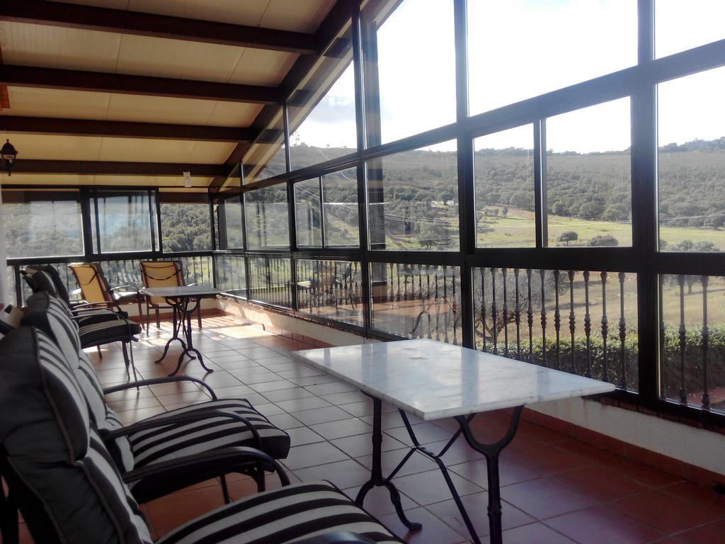 Casa Rural La Sierra De Monfraguee 말파르티다데플라센시아 외부 사진