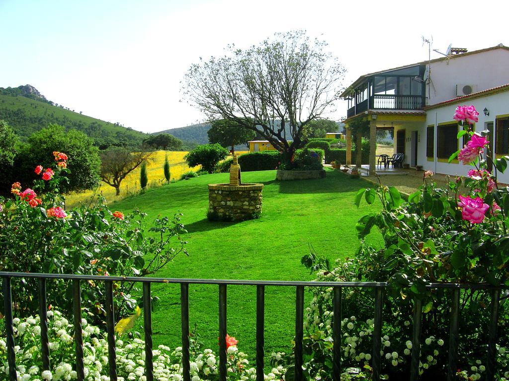 Casa Rural La Sierra De Monfraguee 말파르티다데플라센시아 외부 사진